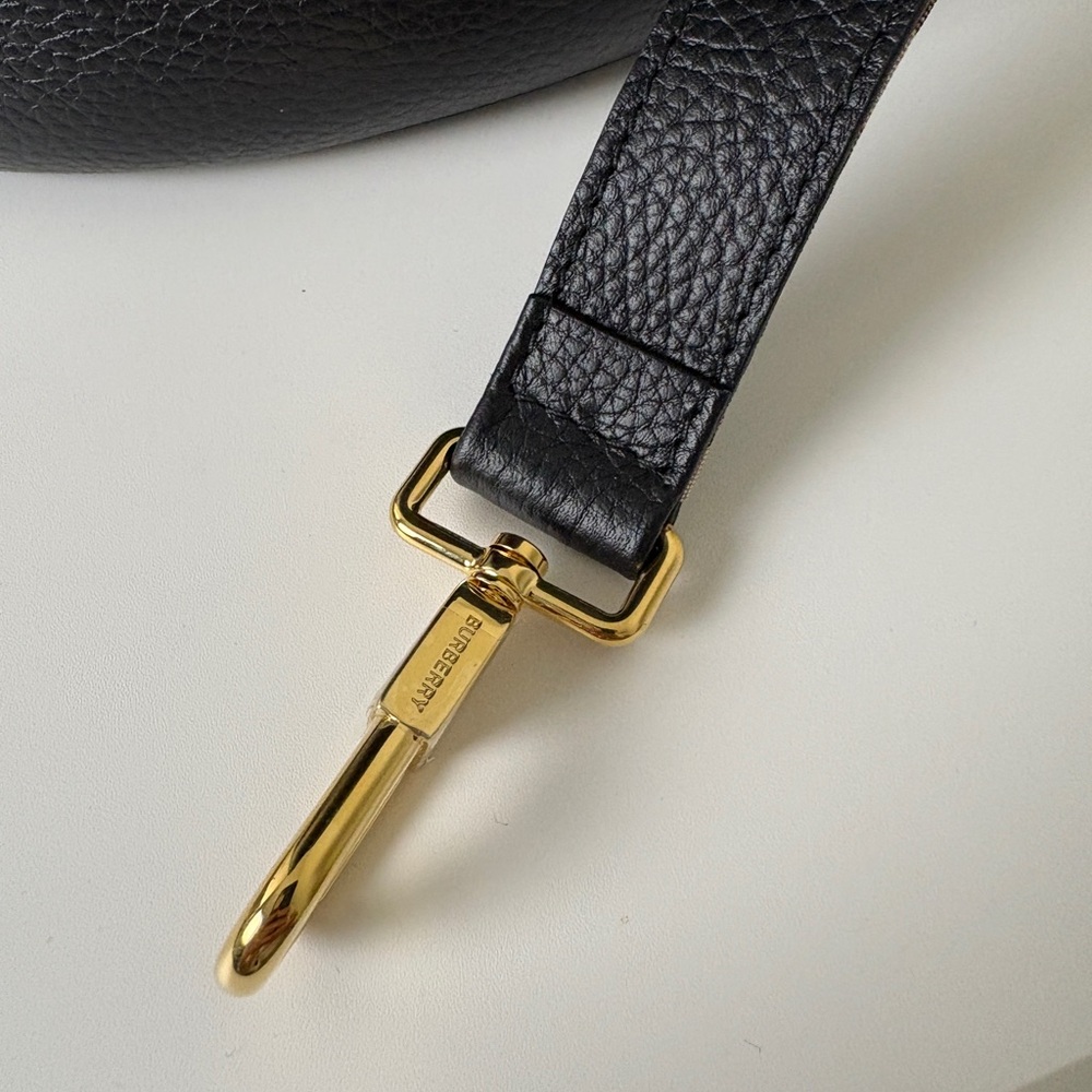 Burberry Black Leather Bucket Bag Vintage Check Strap - Picture 3 of 7